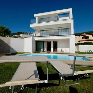 https://villa-lu-lioni.in-sardinia.net